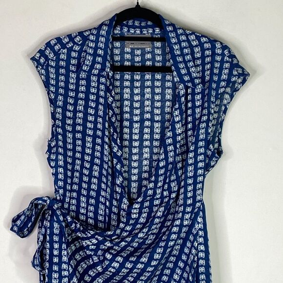 UO Urban Outfitters Butterfly Pattern Mini Tie Waist Wrap Dress Women's Size XS - Picture 4 of 9
